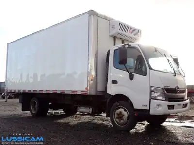 2019 Hino 195 Essieu avant: 7270 lb, Essieu arrière: 13660 lb, Suspension: RESSORT, Cabine essieu: 1...