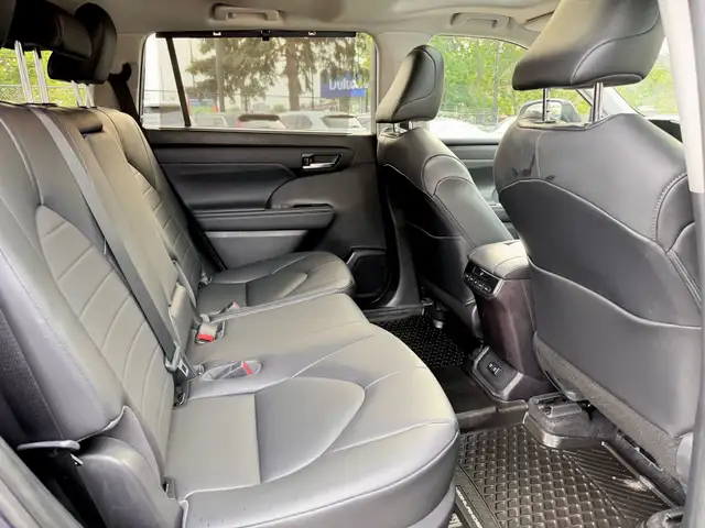 2020 Toyota Highlander XLE AWD|8 PASS|SUNROOF|LEATHER| in Cars & Trucks in City of Toronto - Image 17