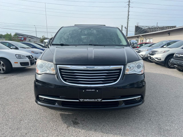  2011 Chrysler Town & Country Limited in Cars & Trucks in Mississauga / Peel Region - Image 2