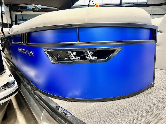 2024 Bennington 23 LXS FASTBACK SPORT WITH YAMAHA VMAX 200 in Powerboats & Motorboats in Bridgewater - Image 4