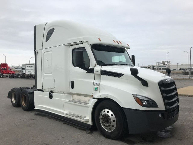 2022 Freightliner T12664ST in Heavy Trucks in Winnipeg