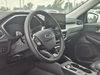 Come see this certified 2024 Ford Escape Platinum AWD | Vista Roof | Class II Tow Pkg | Leather | Ad... (image 1)