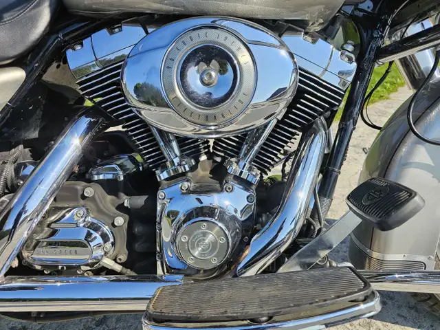 2008 Harley-Davidson Electra Glide in Street, Cruisers & Choppers in Peterborough - Image 4