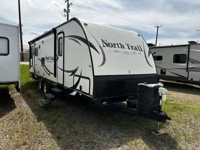 2015 North Trail King Slides NT 26LRSS The all-new NORTH TRAIL by Heartland offers buyers the luxury...