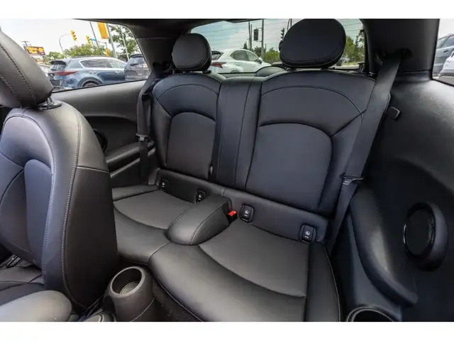 2018 MINI Cooper Hardtop COOPER | HEATED SEATS | SUNROOF | CLEAN in Cars & Trucks in Winnipeg - Image 26