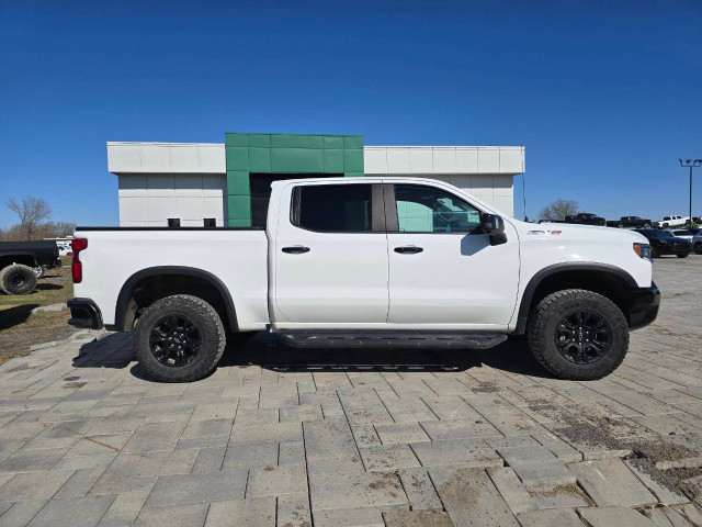 2023 Chevrolet Silverado 1500 in Cars & Trucks in Ottawa - Image 4