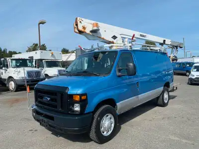 2009 Ford Econoline E-350 Super Duty Bucket Truck Cargo Van (Missing Bucket), 5.4L, 8 cylinder, 2 do...