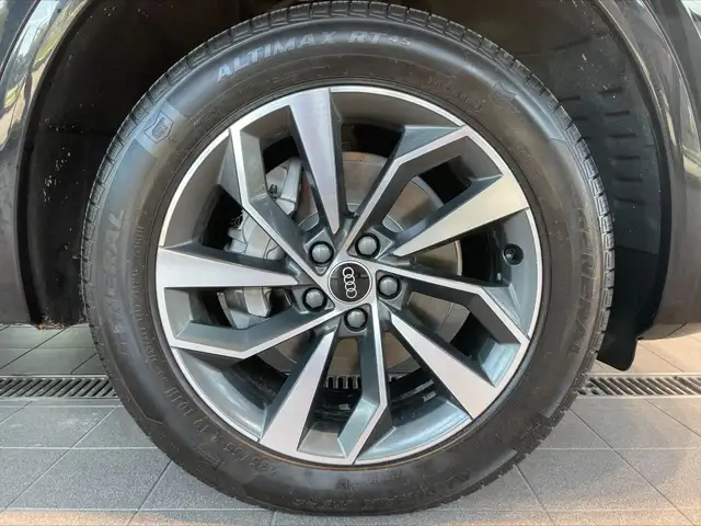 2021 Audi Q5Progressiv in Cars & Trucks in City of Montréal - Image 9