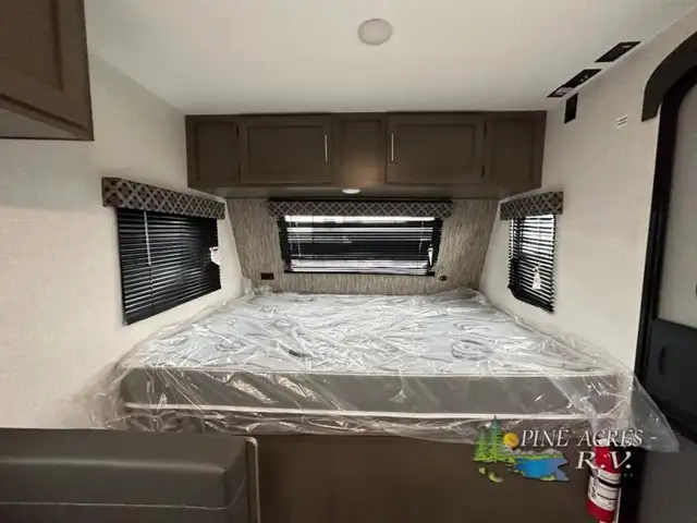 2023 KZ Sportsmen Classic 180BH in Travel Trailers & Campers in Truro - Image 5