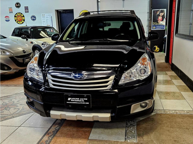 2011 Subaru Outback Sunroof/Bluetooth/All Wheel Drive in Cars & Trucks in City of Toronto - Image 2