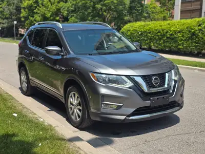 2018 NISSAN ROGUE SV AWD ACCIDENT FREE ! 14 SERVICE RECORDS ! BEAUTIFUL UNIT ! SUPER CLEAN DRIVES OU...