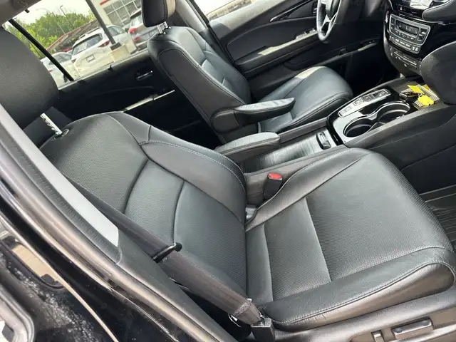 2022 Honda Pilot Touring 8P l Clean CarFax l One Owner l Local V in Cars & Trucks in Calgary - Image 27