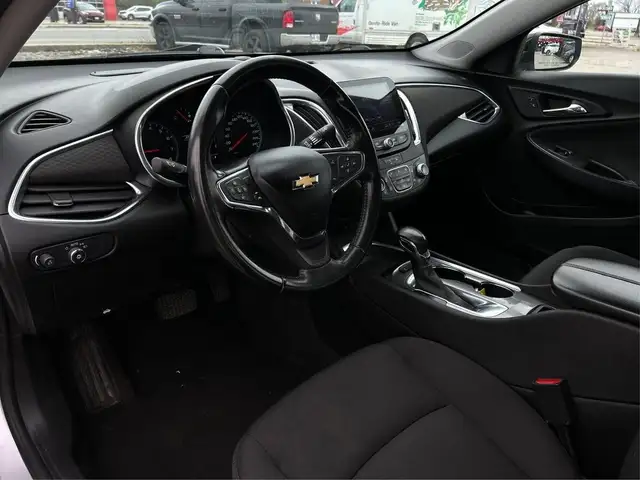 2021 Chevrolet Malibu SPORT EDITION 1OWNER PANORAMIC LOADED WE F in Cars & Trucks in London - Image 10