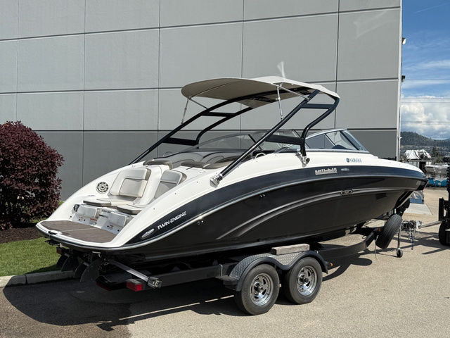 2013 Yamaha 242 Limited S in Powerboats & Motorboats in Kelowna - Image 3