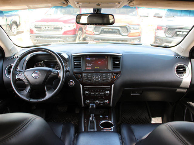 2015 Nissan Pathfinder Platinum in Cars & Trucks in Calgary - Image 3