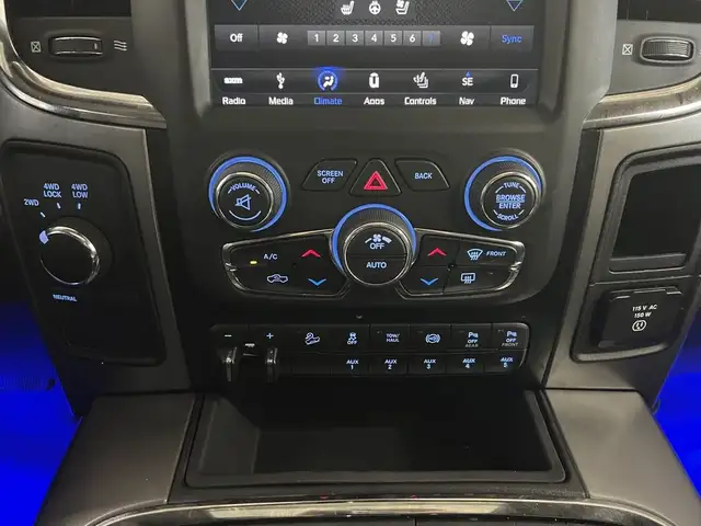 2018 Ram 2500 LARAMIE 6.7 DSL 4X4 | LIFT | FUEL RIMS | LOW KMS! dans Autos et camions dans Lloydminster - Image 23