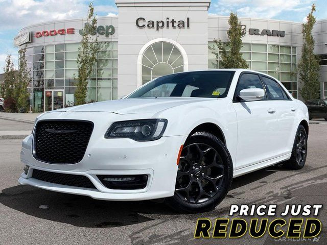 2022 Chrysler 300 300 Touring L | AWD | Accident Free CarFax in Cars & Trucks in Edmonton