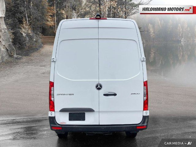 2024 Mercedes-Benz Sprinter 2500 High Roof Diesel 170 RWD in Cars & Trucks in Hamilton - Image 4