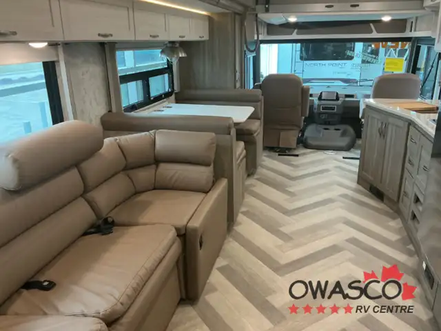 2023 Winnebago Adventurer 35F in RVs & Motorhomes in Oshawa / Durham Region - Image 15