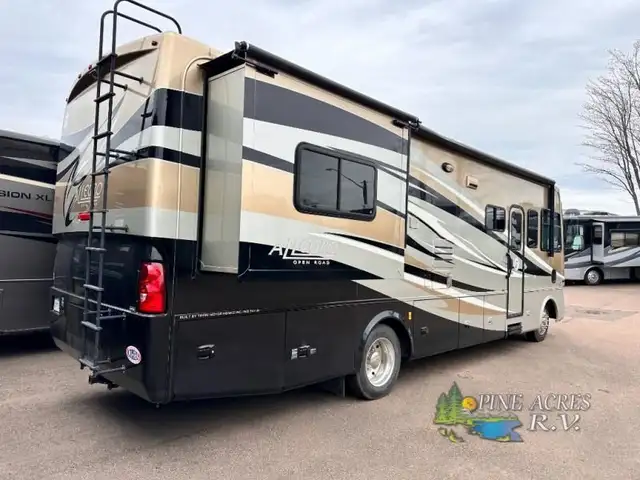 2011 Tiffin Motorhomes Open Road Allegro 32CA 53K Milles Best Pr in RVs & Motorhomes in Moncton - Image 8