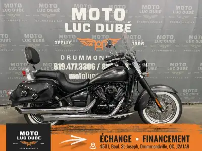 Kawasaki Vulcan 900 Classic 2018 SEULEMENT 19 678 KM PARE-BRISE DOSSIER SACOCHES NOUS OFFRONS UNE GA...