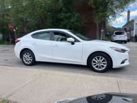 2018 Mazda3 GS Sporty Performance | Advanced Features Enjoy a dynamic drive in this 2018 Mazda3 GS,... (image 3)