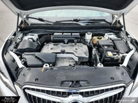 Preferred AWD – Summit White with Light Neutral interior, 8-way power driver seat, deep tint rear gl... (image 9)