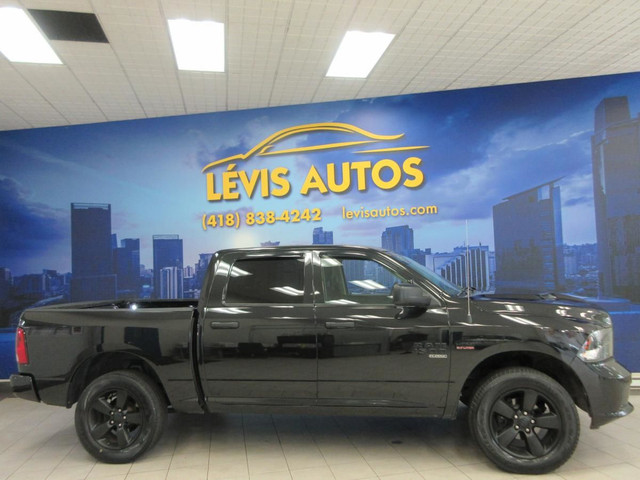 RAM 1500 CLASSIC 2019 EXPRESS NIGHT EDITION V-8 5.7 HEMI 4X4 521 in Cars & Trucks in Lévis