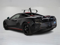 This clean Carfax, Ontario 2015 McLaren 650S Spider is a thrilling low-kilometre supercar finished i... (image 4)