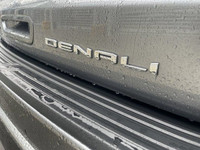 Experience uncompromised capability and premium refinement in this 2022 GMC Yukon Denali 4WD, finish... (image 6)