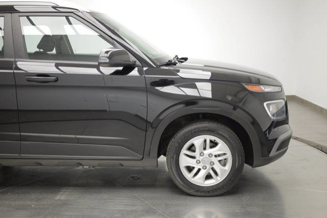 2022 Hyundai Venue Preferred in Cars & Trucks in Calgary - Image 3