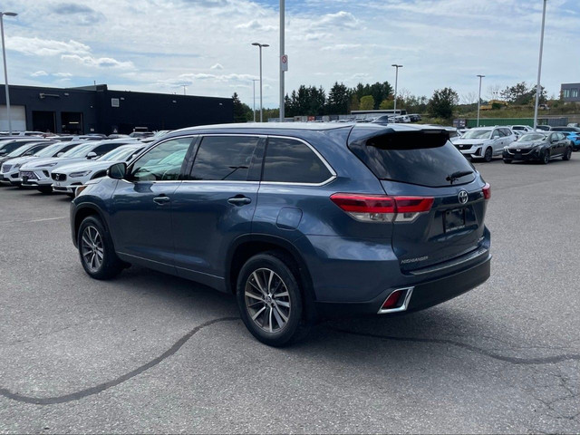 2017 Toyota Highlander in Cars & Trucks in Oakville / Halton Region - Image 3