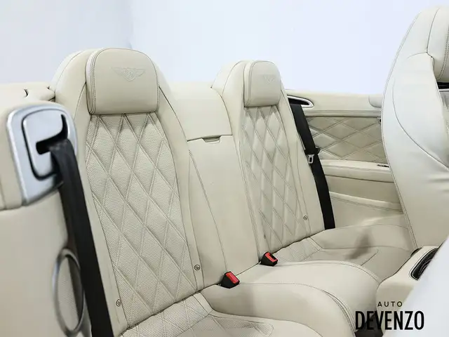 2013 Bentley Continental GT W12 567HP Mulliner Specification in Cars & Trucks in Laval / North Shore - Image 12
