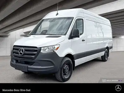 Mercedes-Benz Rive-Sud, la destination Mercedes-Benz par excellence. Bienvenue en première classe. D...