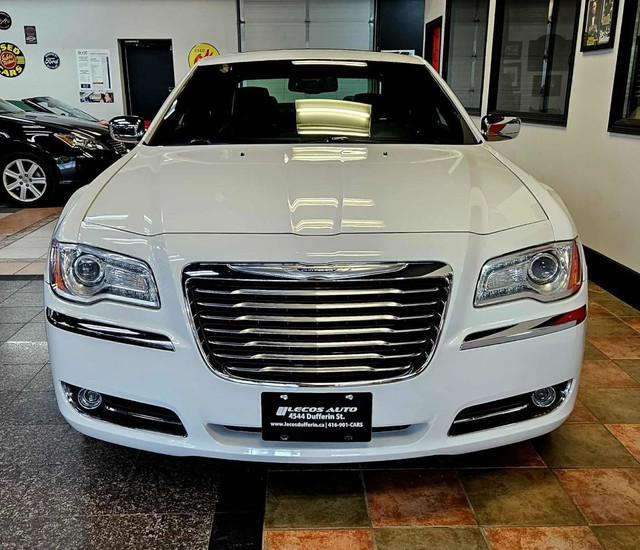 2012 Chrysler 300C No Accidents/Full Sunroof/Navigation in Cars & Trucks in City of Toronto - Image 3