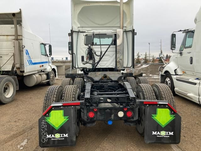 2018 International LT625 Daycab, Used Day Cab Tractor in Heavy Trucks in Regina - Image 2