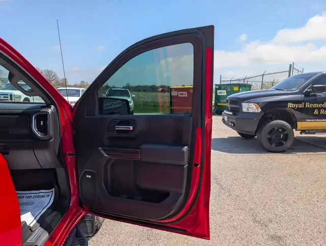 2019 Chevrolet Silverado 1500 LT Trail Boss in Cars & Trucks in London - Image 24