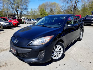 2013 Mazda 3 GS-SKY New Tires & Brakes! Sunroof/Bluetooth/HTD Seats!