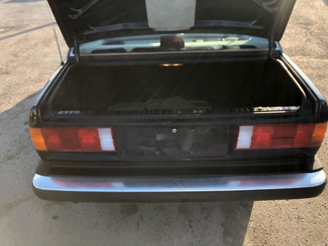 1987 BMW 325i 325e**RUST FREE UNDERBODY**RUNS&DRIVES GREAT* in Cars & Trucks in London - Image 4