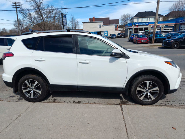 2018 Toyota RAV4 LE in Cars & Trucks in Ottawa - Image 3