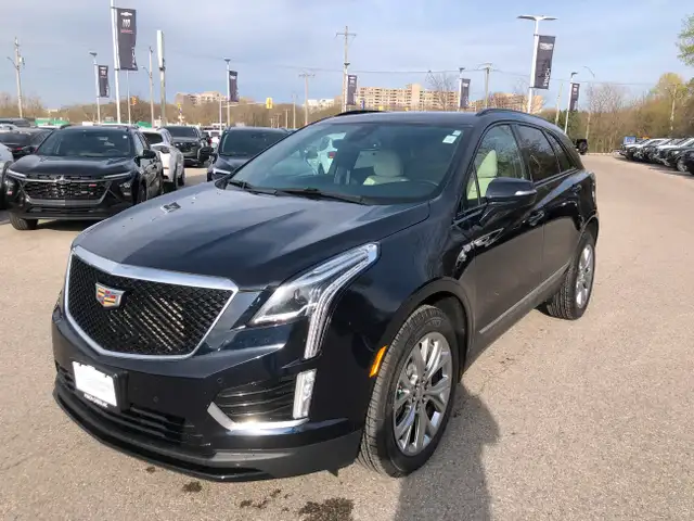 2021 Cadillac XT5 AWD Sport in Cars & Trucks in London - Image 10