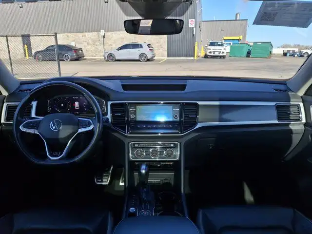 2022 Volkswagen Atlas Execline | R-Line | Leather | Nav dans Autos et camions dans Guelph - Image 28