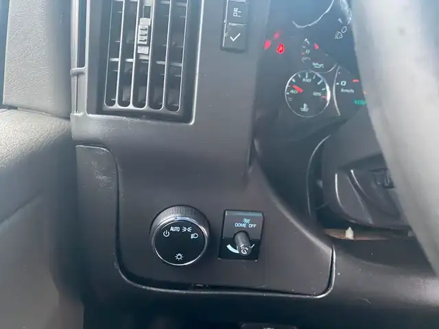 2018 chevrolet Express G4500 21 Passenger Bus With Wheelchair Ac in Heavy Trucks in Richmond - Image 12