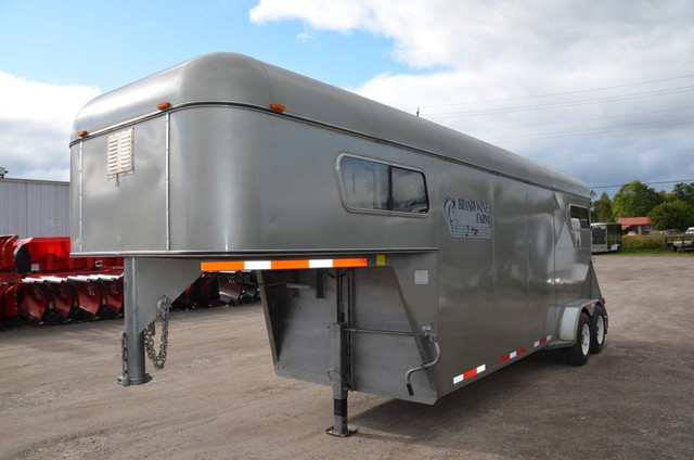 1993 Maplelawn Maplelawn Horse Trailer in Cargo & Utility Trailers in Peterborough - Image 3