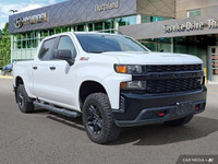 Unleash the power of the 2022 Chevrolet Silverado 1500 LTD Custom Trail Boss. This robust crew cab p... (image 6)