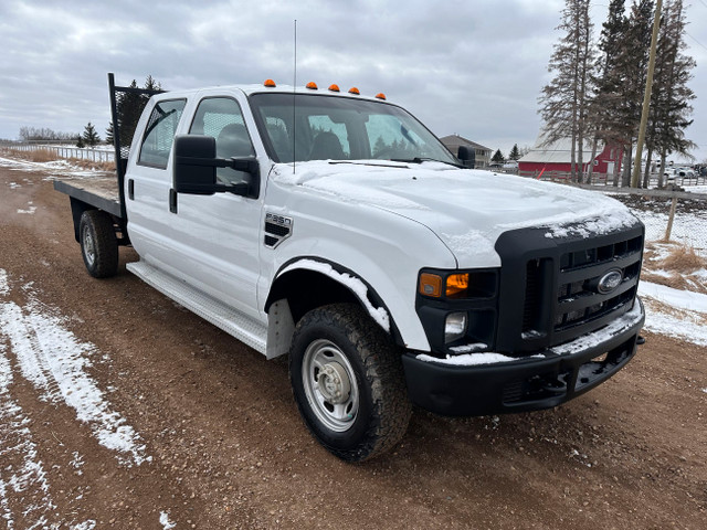 2008 Ford F350 4x4 Crew Cab Flat Deck/GAS/9FT BED in Heavy Trucks in Edmonton - Image 2