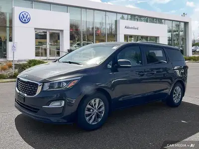This Kia Sedona boasts a Regular Unleaded V-6 3.3 L/204 engine powering this Automatic transmission....