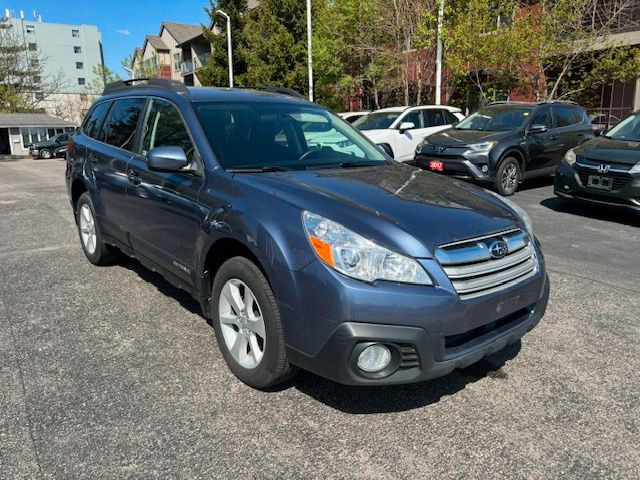 2014 Subaru Outback 2.5i Premium runs great in Cars & Trucks in Cambridge - Image 3