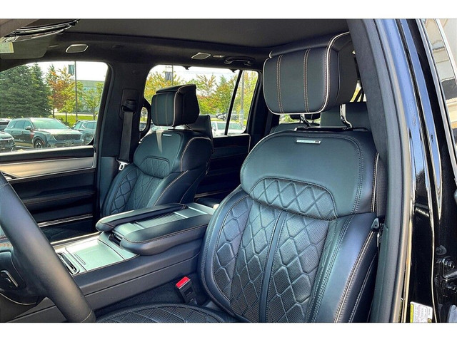 2023 Jeep Grand Wagoneer L SERIES III in Cars & Trucks in Barrie - Image 3