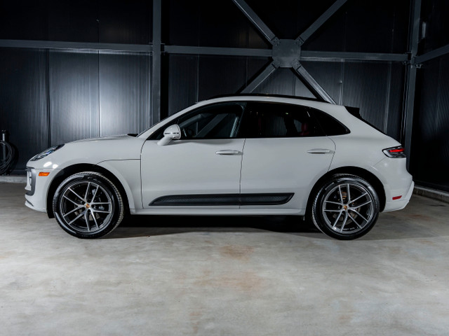 2024 Porsche Macan 2024 Macan - Certifié Porsche Approved in Cars & Trucks in Québec City - Image 2